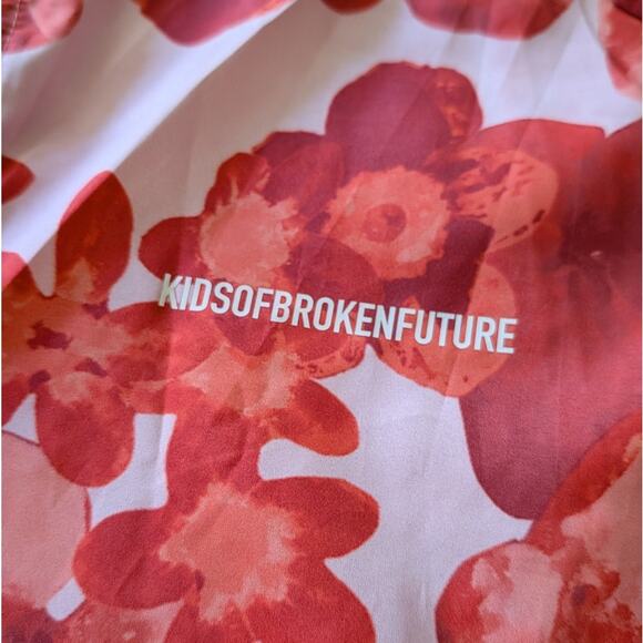 Kidsofbrokenfuture Kardi Pink Printed V-neck Logo Short Sleeve Button Shirt - Picture 3 of 8